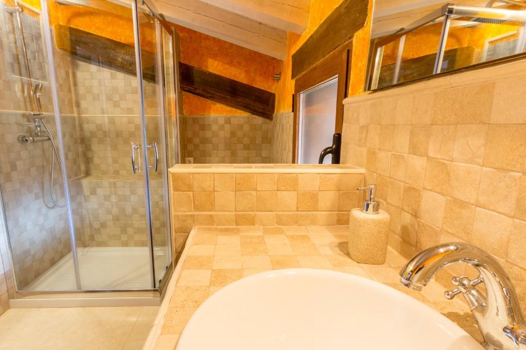 Photo of Bathroom in Ojacastro