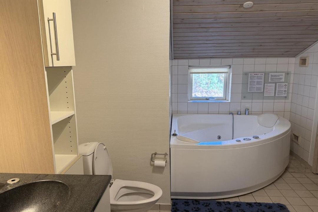 Photo of Bathroom in Hou
