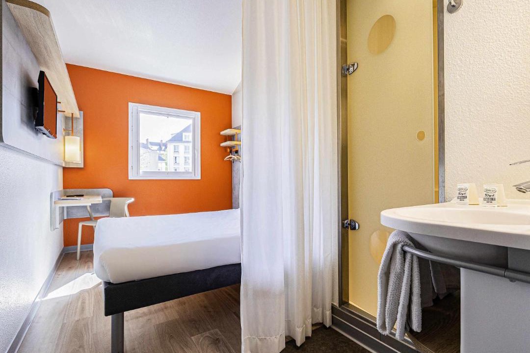 Photo of Bathroom in Le Kremlin-Bicetre