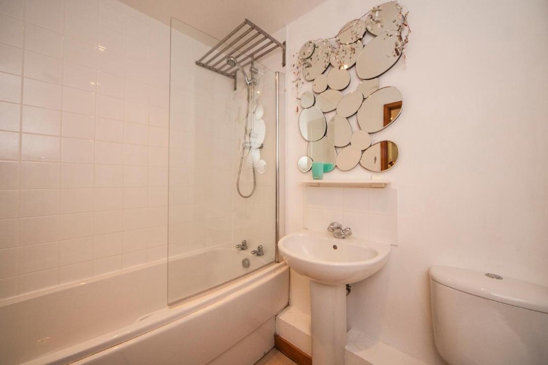 Photo of Bathroom in Mawgan Porth