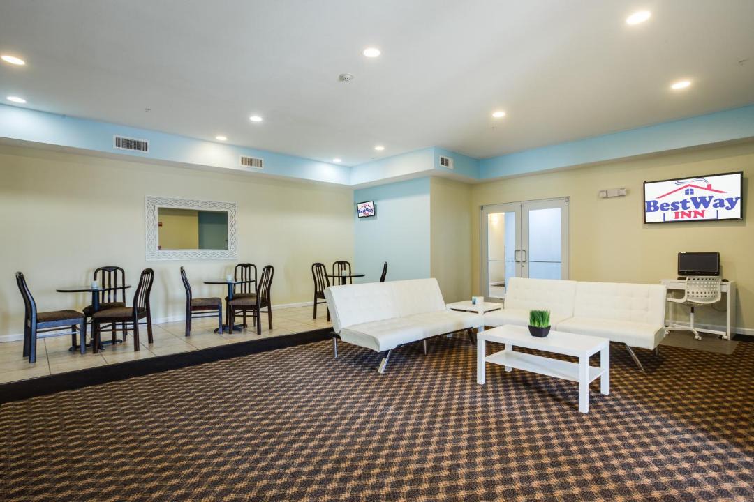Photo of Livingroom in Cleburne