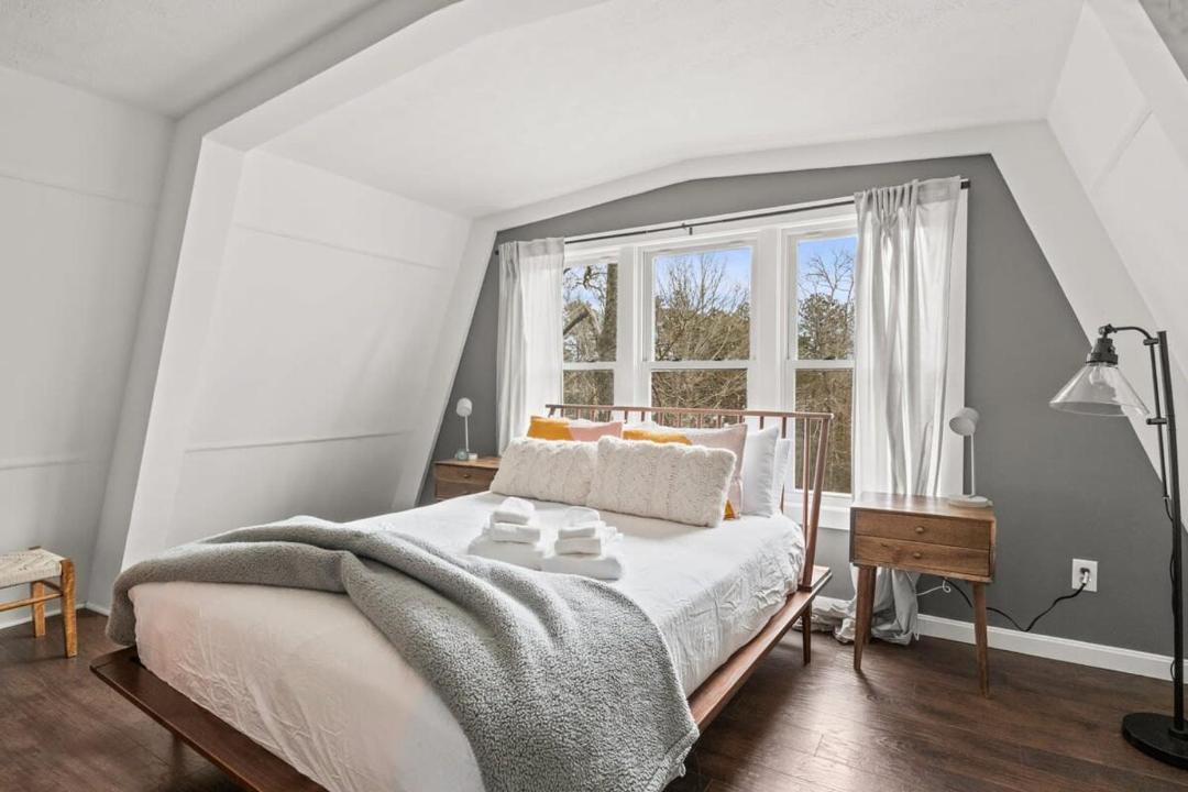 Photo of Bedroom in Forestdale