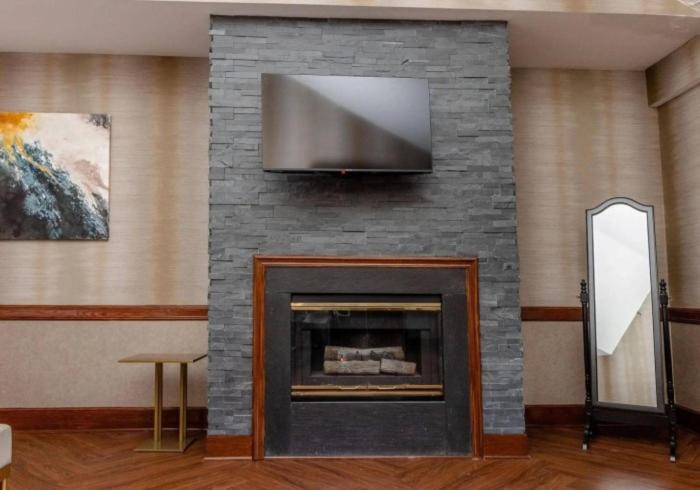 Photo of Livingroom in Tyngsboro
