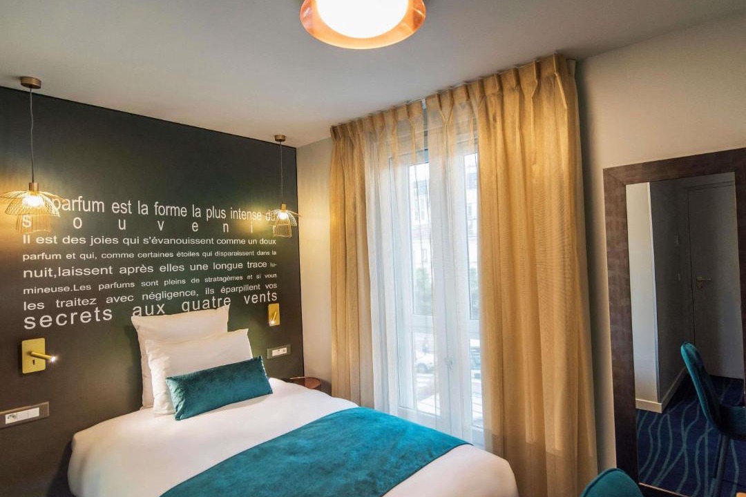 Photo of Bedroom in Suresnes