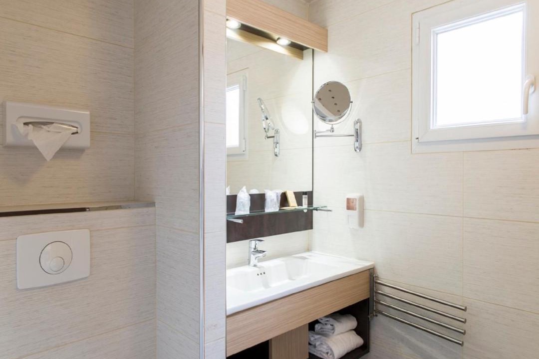 Photo of Bathroom in Madeleine-Champ de Mars