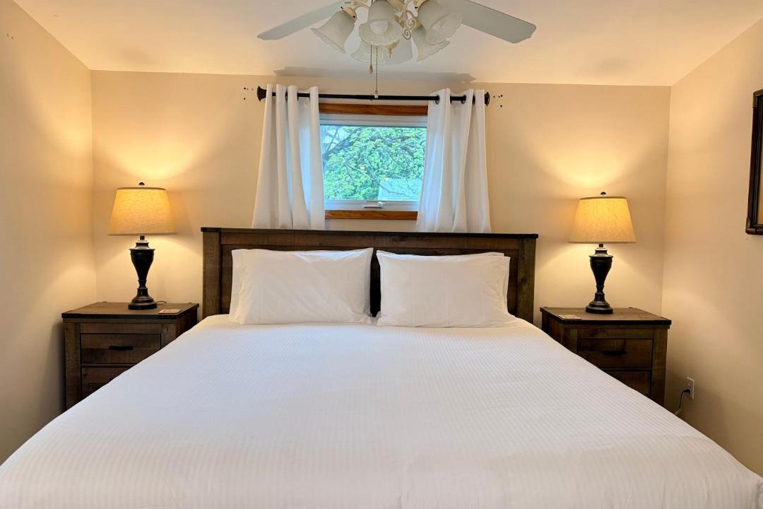 Photo of Bedroom in Town of Benton
