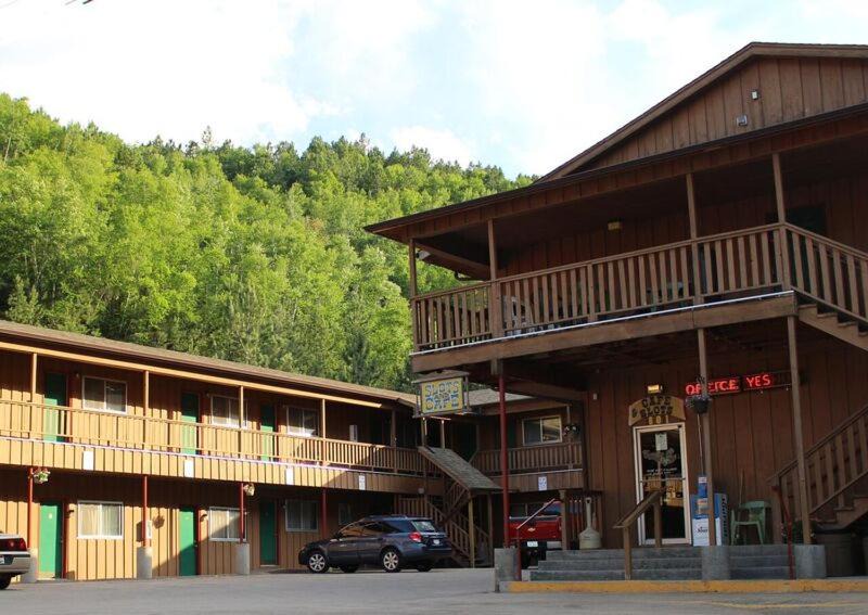 Photo of Others in Deadwood