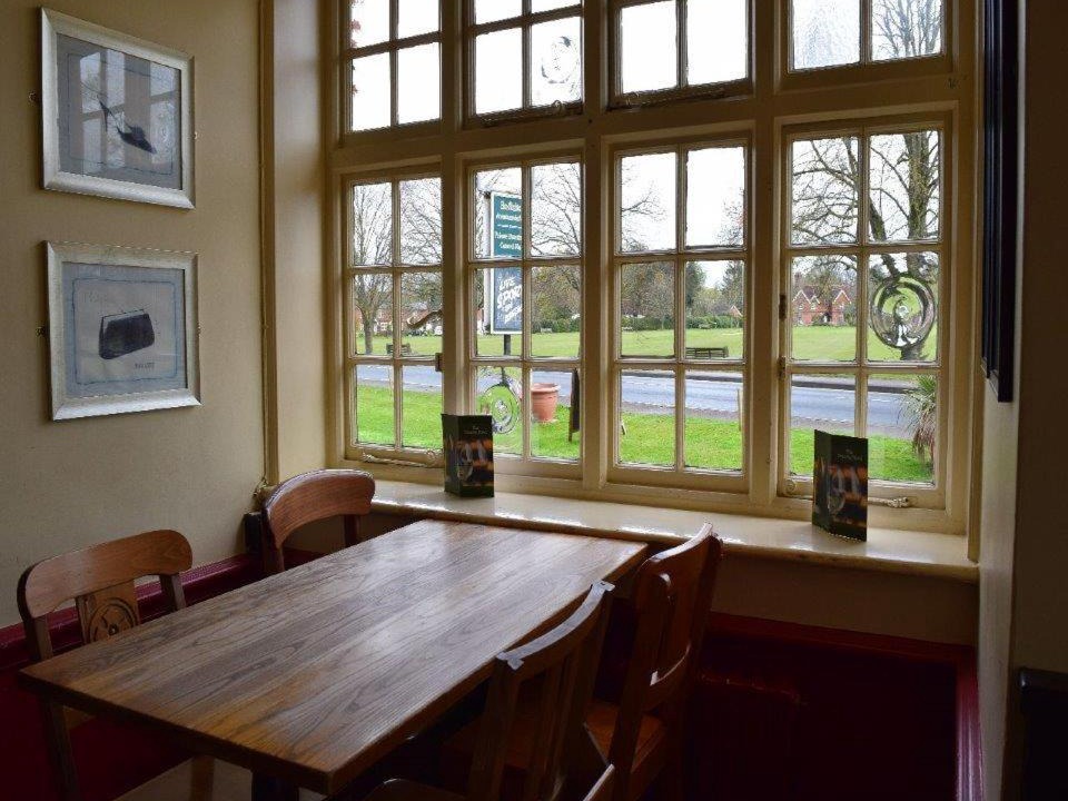 Photo of Livingroom in Cranleigh