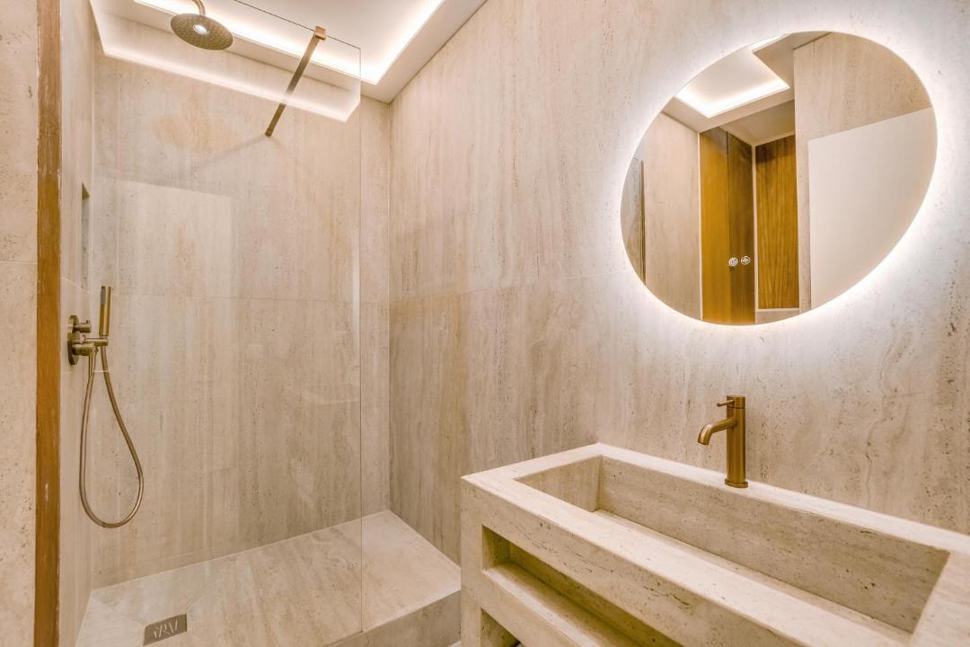 Photo of Bathroom in Quartier de l'Ecole-Militaire
