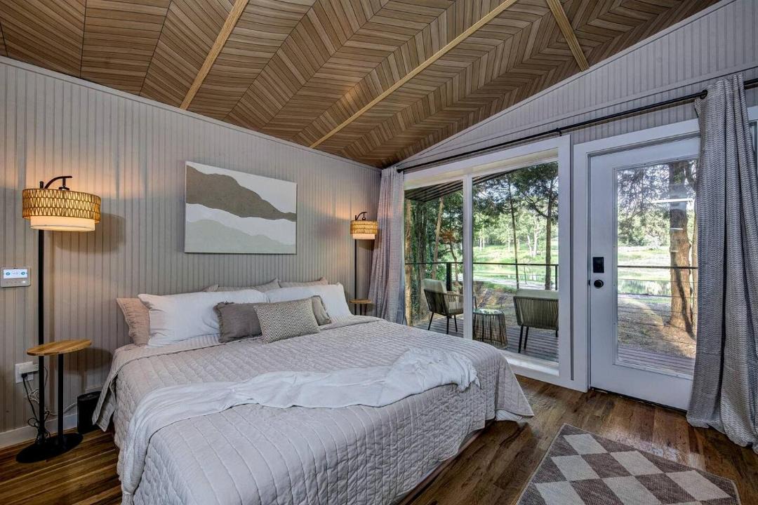 Photo of Bedroom in Alvord