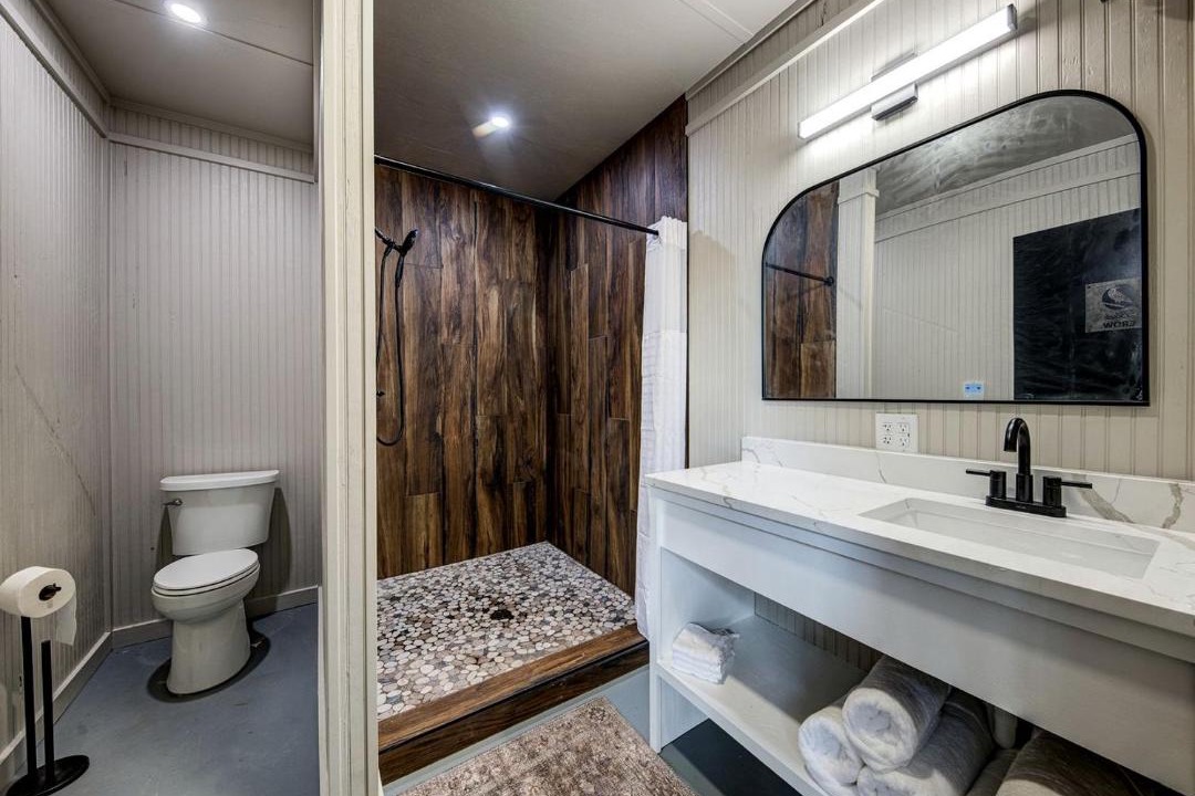 Photo of Bathroom in Alvord