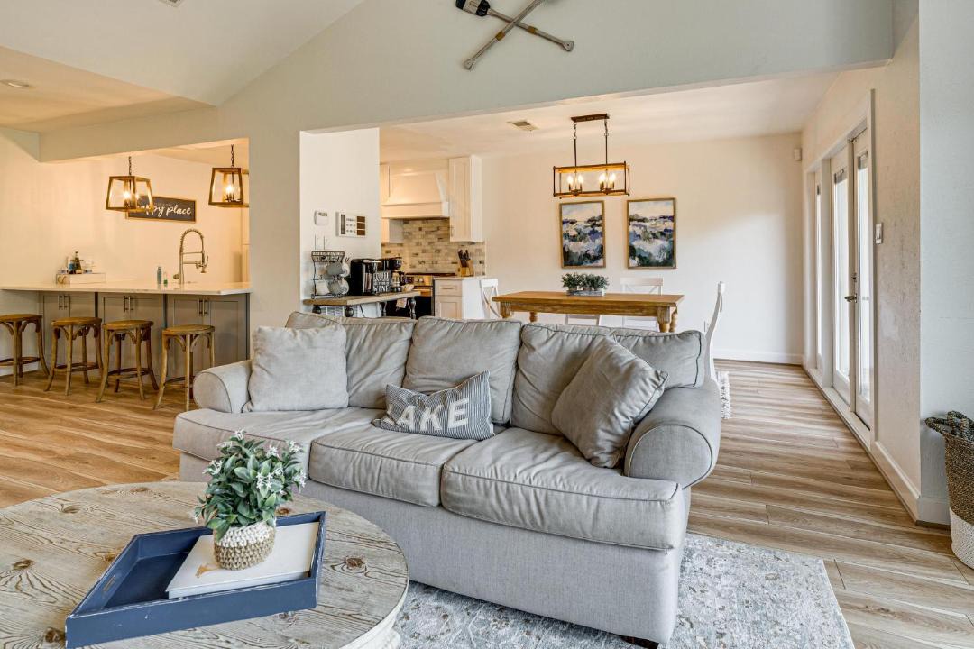 Photo of Livingroom in Walden on Lake Conroe