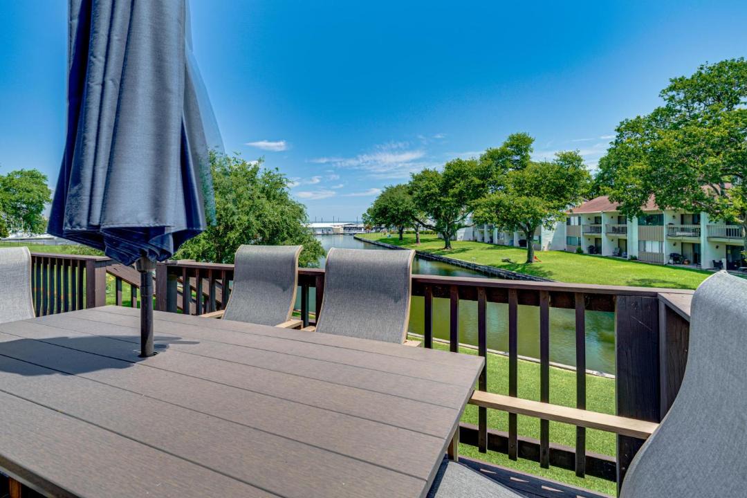 Photo of Patio Balcony in Walden on Lake Conroe