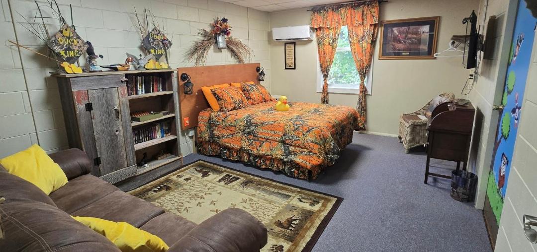 Photo of Bedroom in Groveland