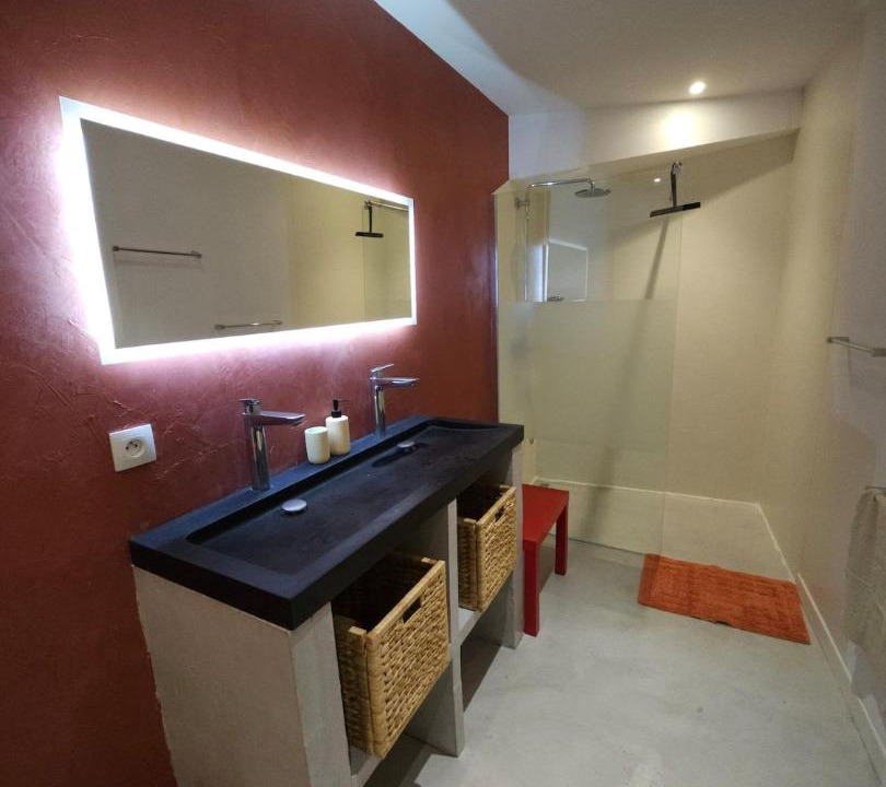 Photo of Bathroom in Rouen City Centre