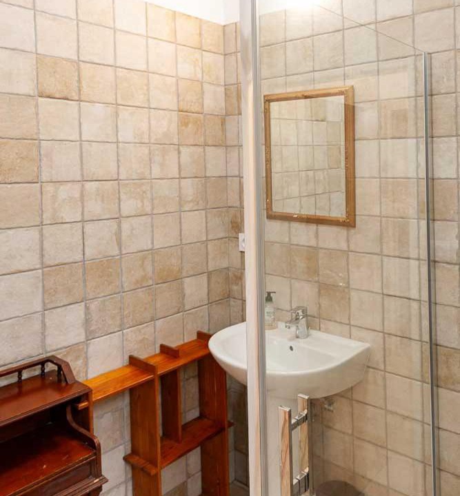 Photo of Bathroom in Plemet