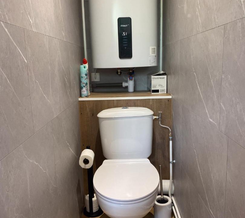 Photo of Bathroom in Rue