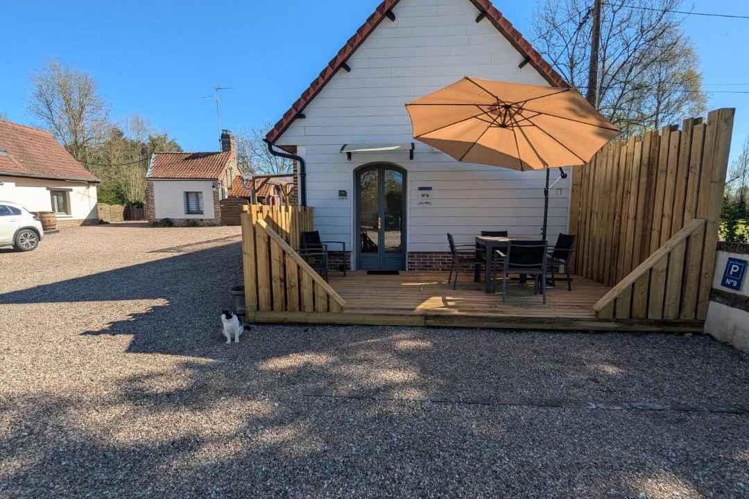 Photo of Others in Rue