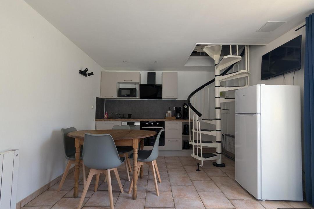 Photo of Others in Rue