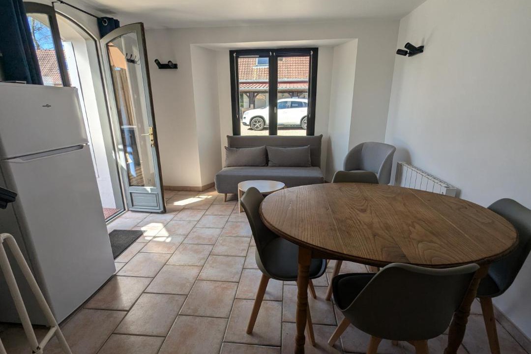 Photo of Others in Rue