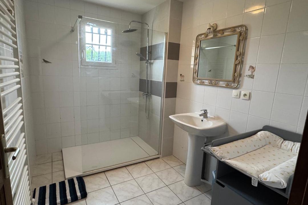 Photo of Others in Pende