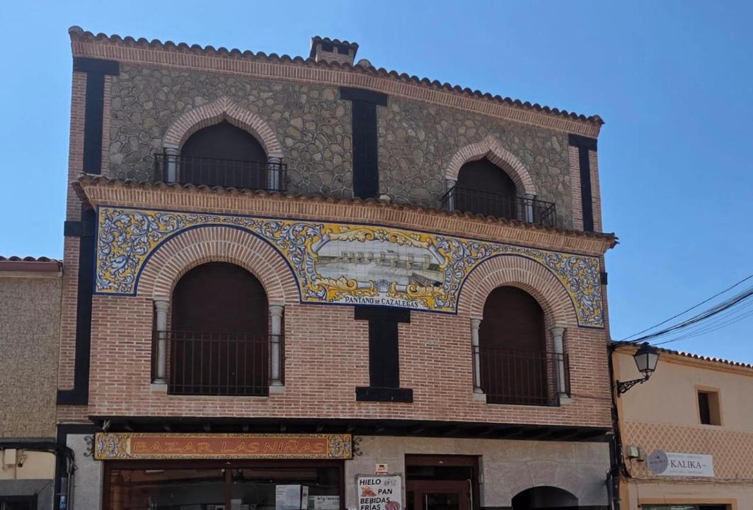 Photo of Buildings in Cazalegas