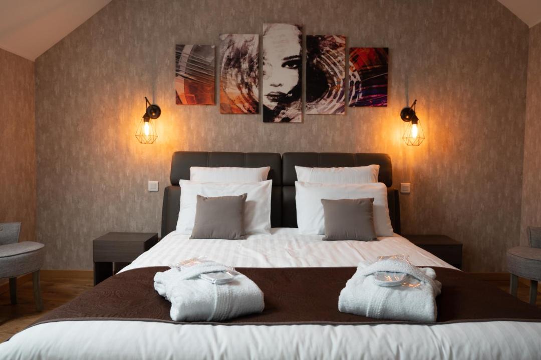 Photo of Others in Ecueil