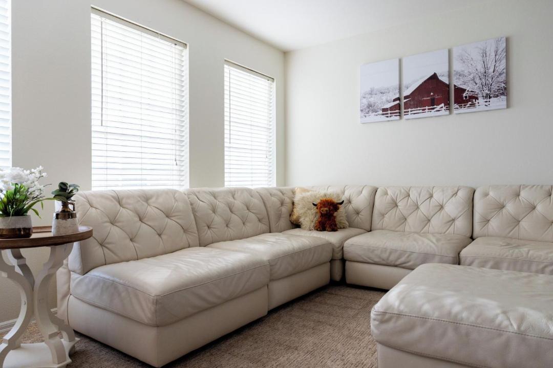 Photo of Livingroom in Tri-Cities