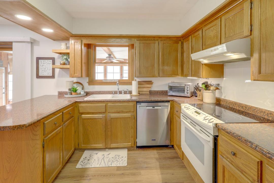 Photo of Kitchen in Swinging Bridge Village