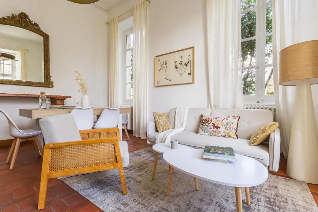 Photo of Livingroom in Saint-Etienne-de-Montluc