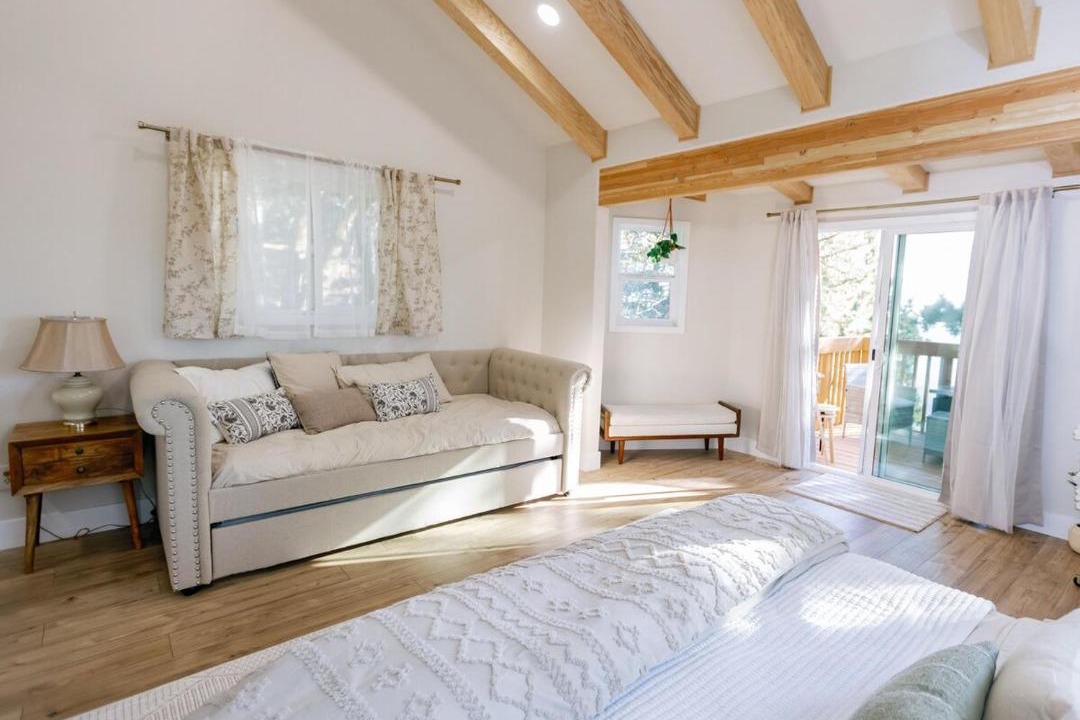 Photo of Bedroom in Running Springs