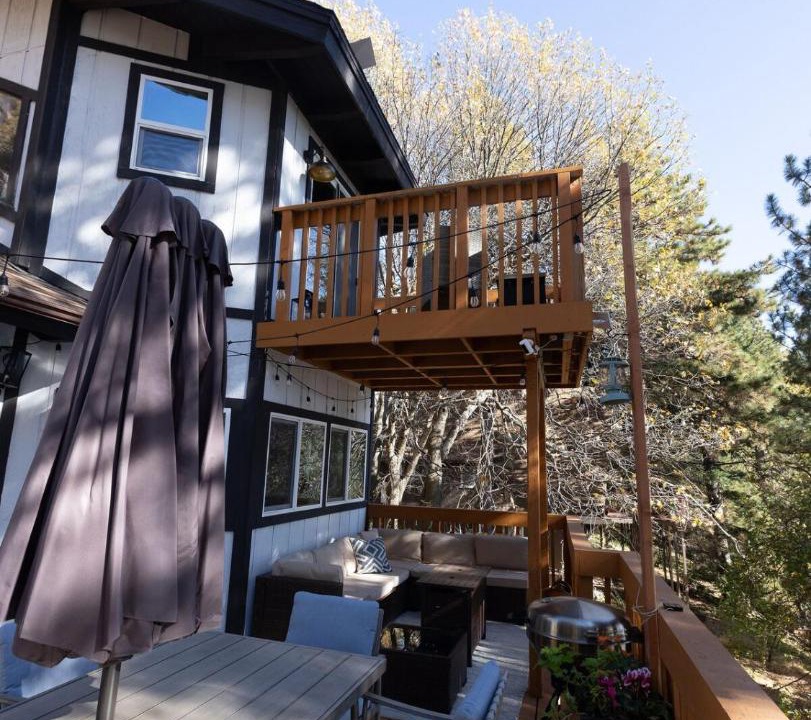 Photo of Patio Balcony in Running Springs