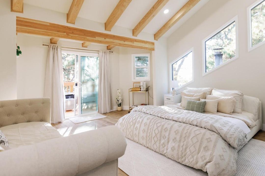 Photo of Bedroom in Running Springs