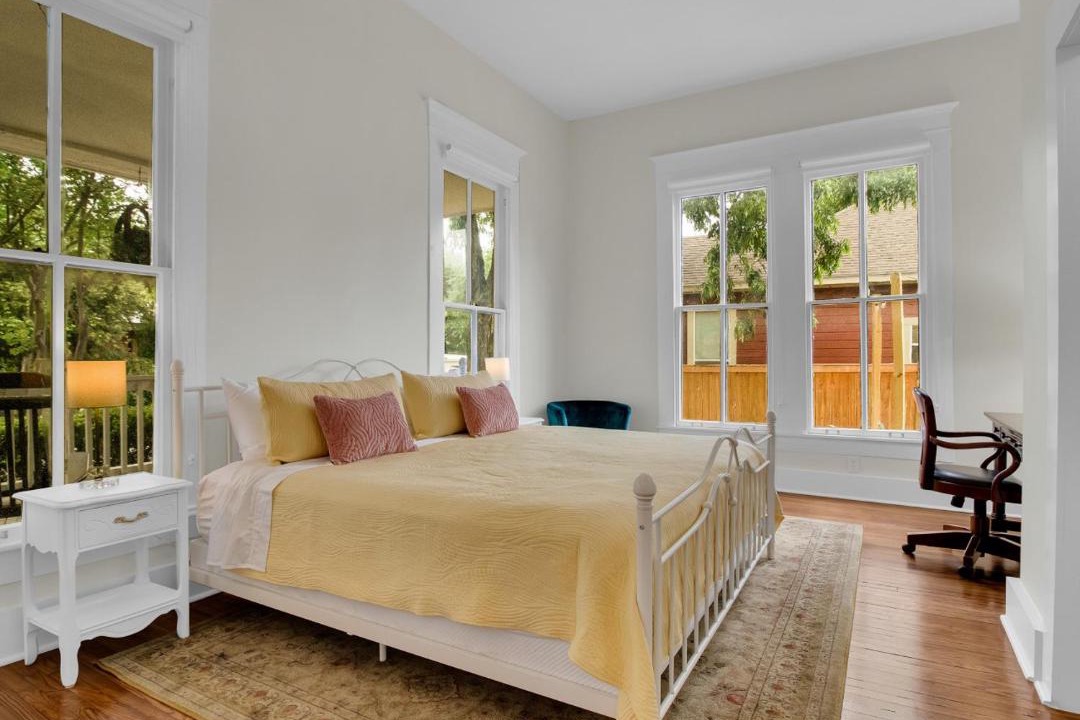 Photo of Bedroom in Five Points