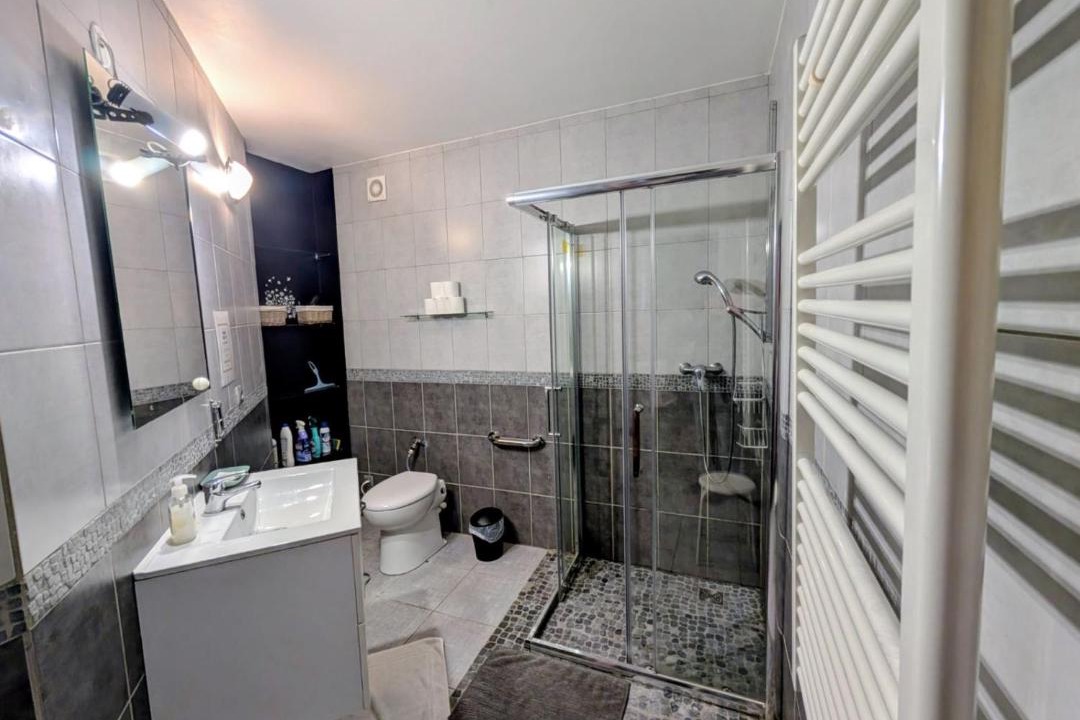 Photo of Bathroom in Aiguillon