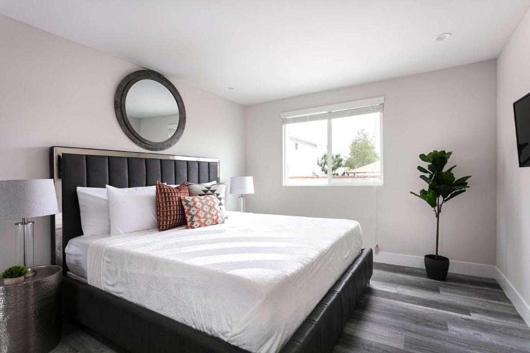 Photo of Bedroom in Burbank
