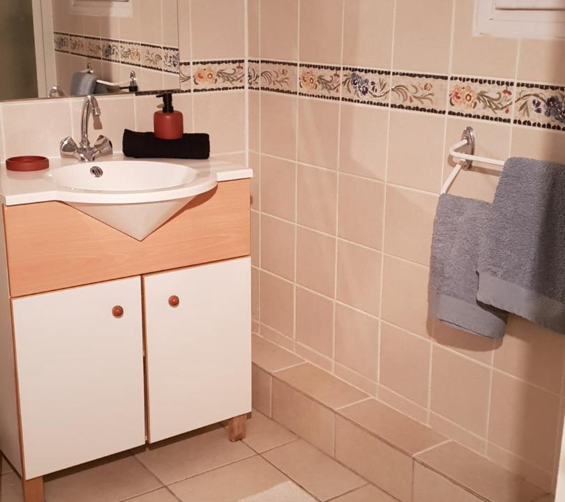 Photo of Bathroom in Beauville