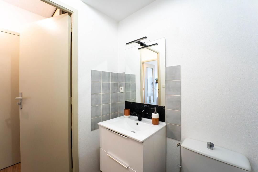 Photo of Bathroom in Pace