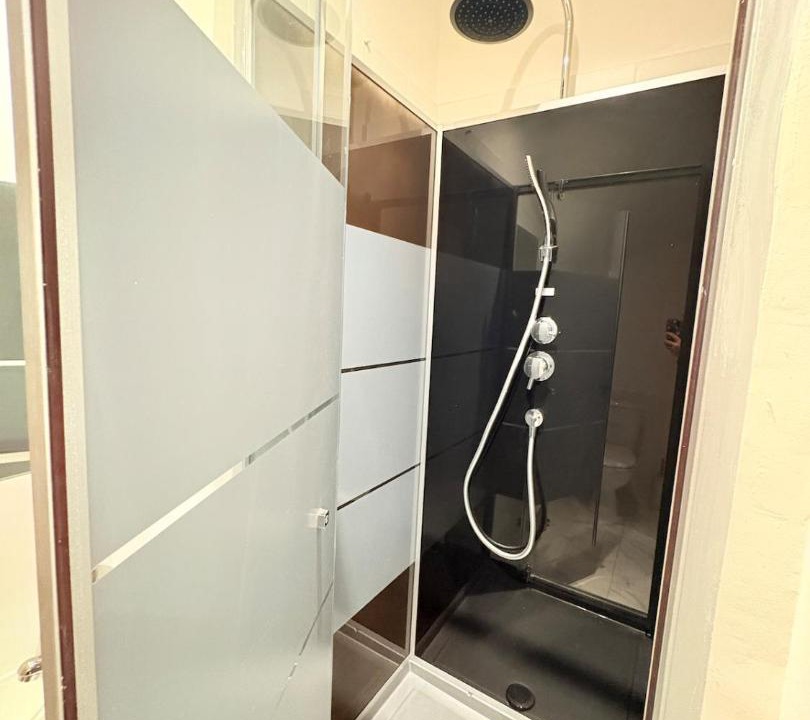 Photo of Others in Sens