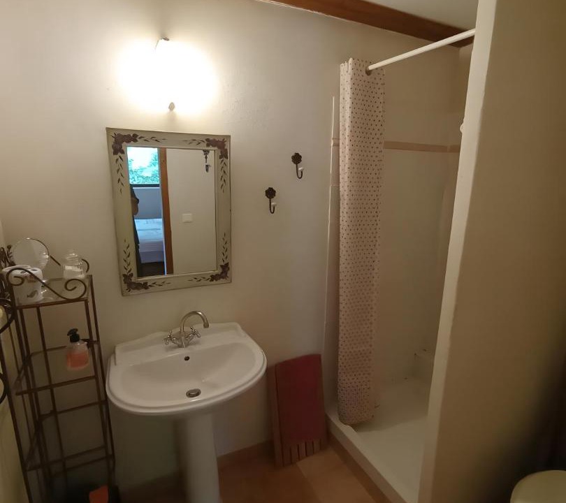 Photo of Bathroom in Saint-Etienne-de-Gourgas