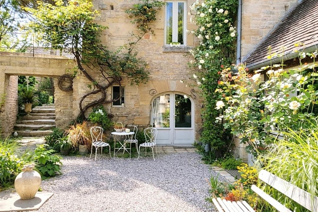 Photo of Others in Reviers