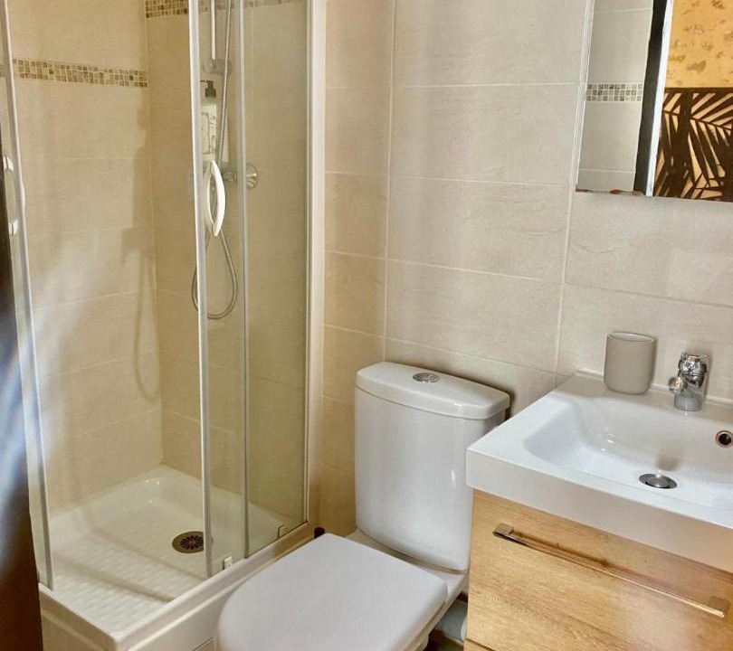 Photo of Bathroom in Flore