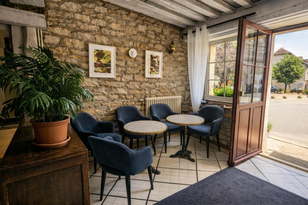 Photo of Others in Beze