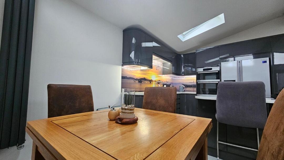 Photo of Others in Fairseat