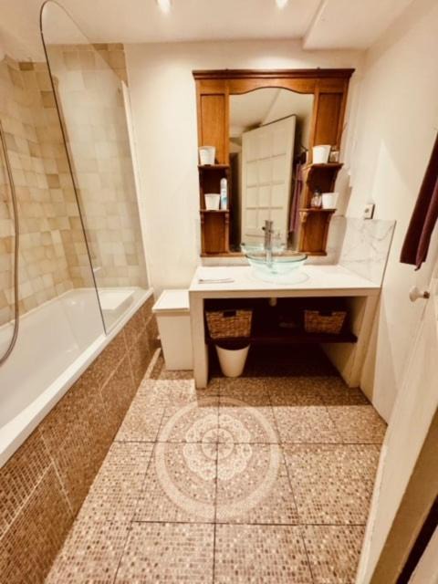 Photo of Bathroom in La Celle-sous-Gouzon