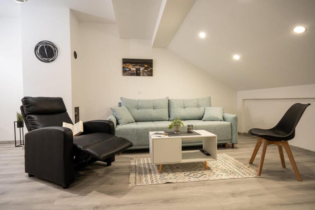 Photo of Livingroom in Cove Parja