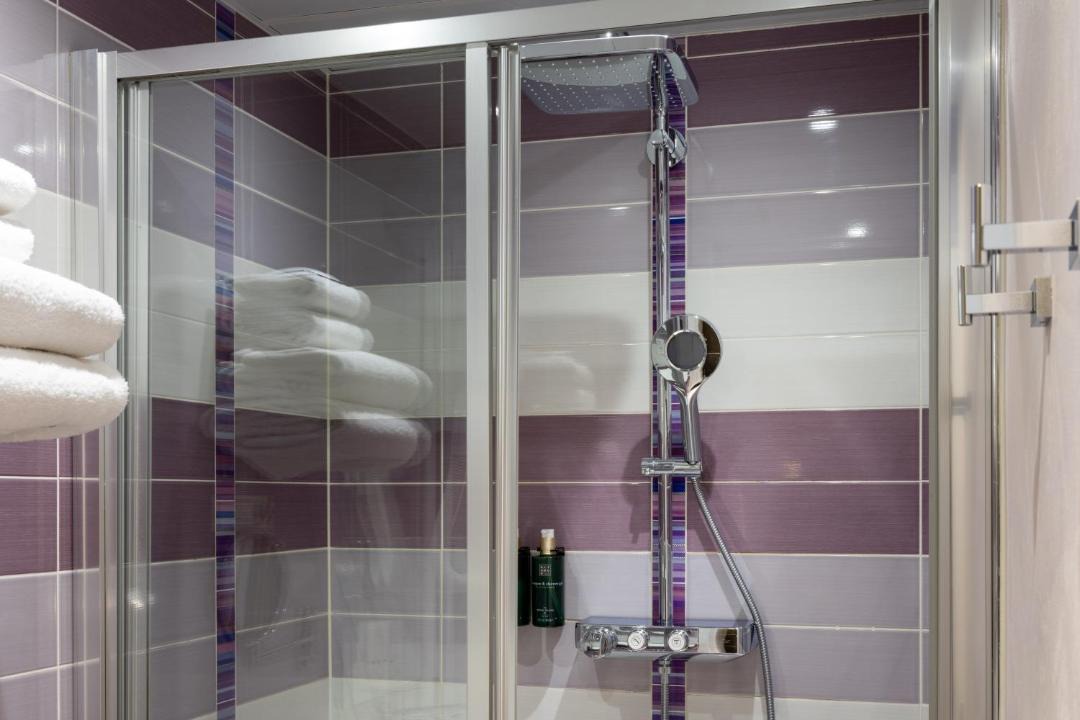 Photo of Bathroom in Arts-et-Metiers