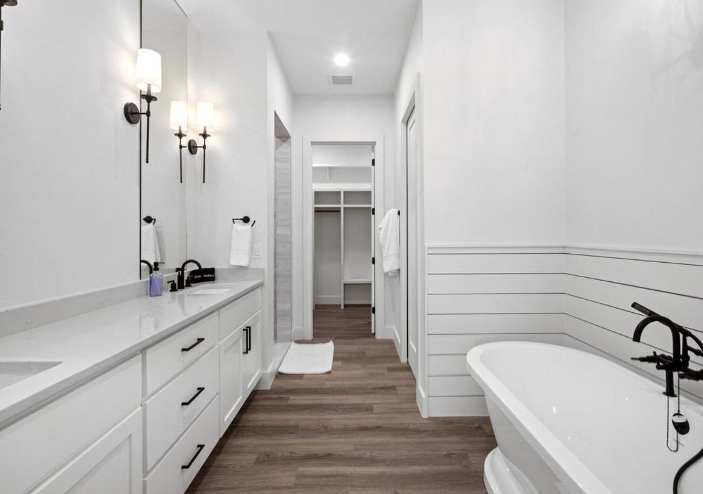 Photo of Bathroom in Kingsland