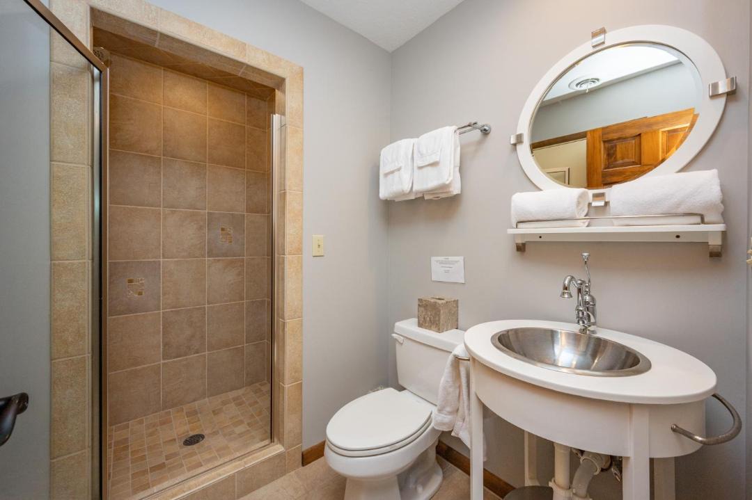 Photo of Bathroom in Mountainside