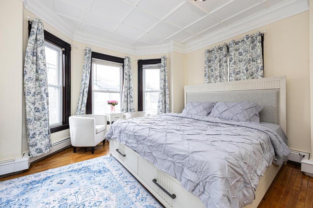 Photo of Others in Roxbury